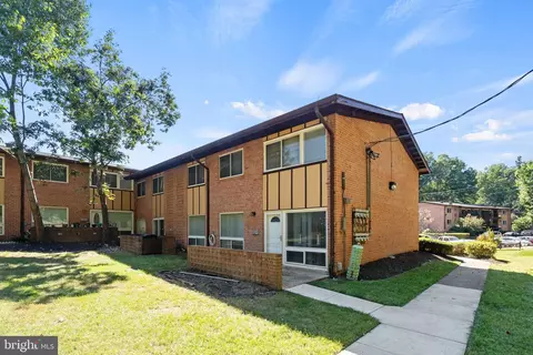 10148 Fair Woods Dr, Fairfax, VA 22030