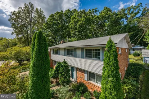 4206 Collier Rd, Fairfax, VA 22030
