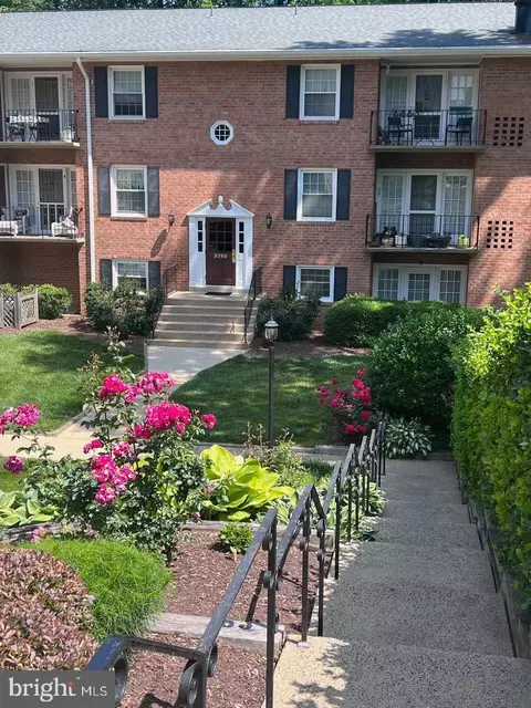 3790 Lyndhurst Dr #103, Fairfax, VA 22031