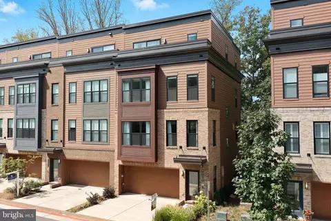 3536 Sutton Heights Cir, Fairfax, VA 22031
