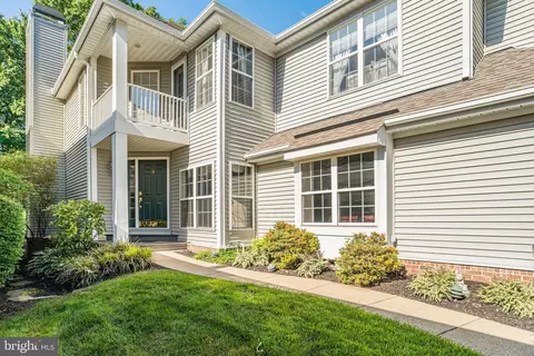 9815 Bolton Village Ct, Fairfax, VA 22032