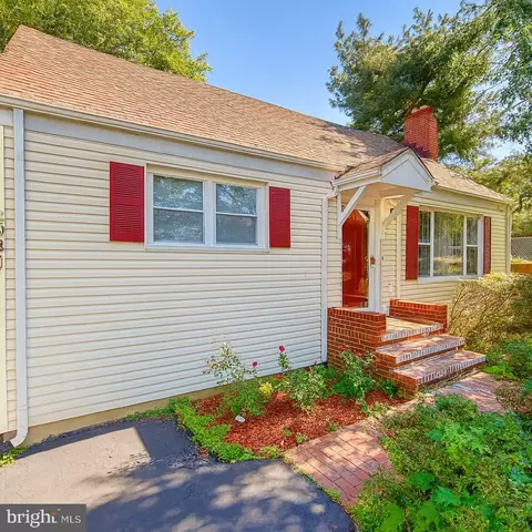 3931 Tedrich Blvd, Fairfax, VA 22031