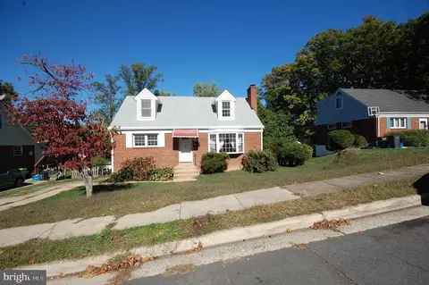 10006 Hunter St, Fairfax, VA 22031