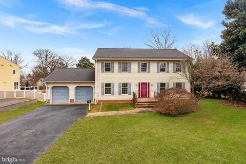3709 Howsen Ave, Fairfax, VA 22030