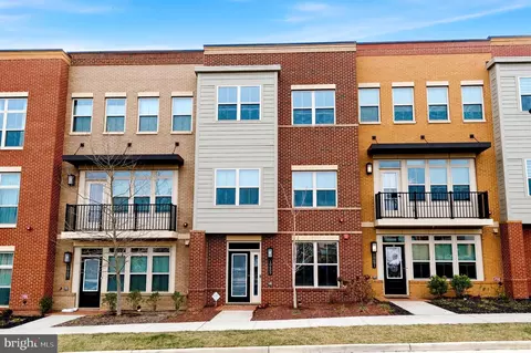 10689 Fairgrounds Dr, Fairfax, VA 22030