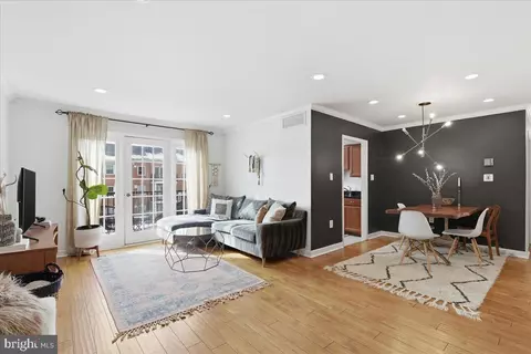 9461 Fairfax Blvd #301, Fairfax, VA 22031
