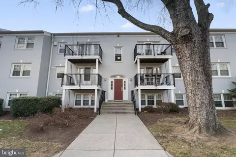 9453 Fairfax Blvd #104, Fairfax, VA 22031
