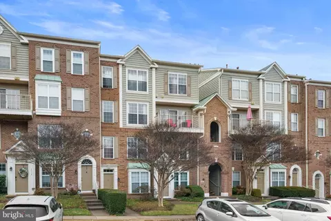 4110 Vanderbilt Ct #303, Fairfax, VA 22030