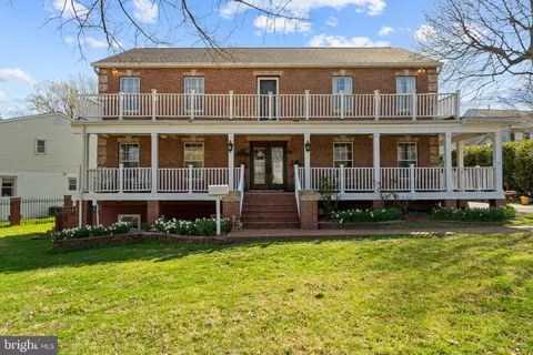 4101 Roberts Rd, Fairfax, VA 22032