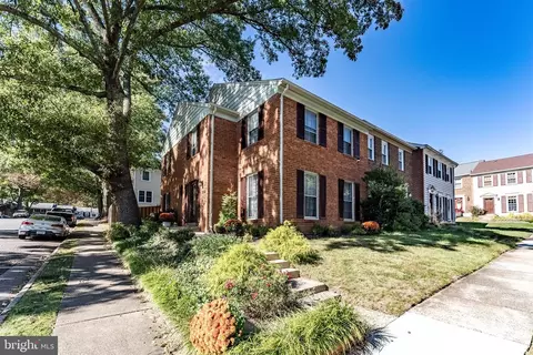 3865 Wilcoxson Dr, Fairfax, VA 22031