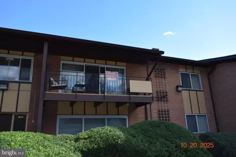 10027 Fair Woods Dr #322, Fairfax, VA 22030