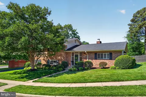 10301 Monroe Ct, Fairfax, VA 22030