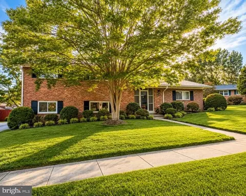10301 Monroe Ct, Fairfax, VA 22030