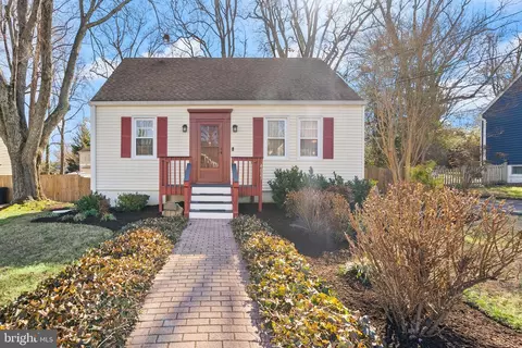 4027 Maple St, Fairfax, VA 22030
