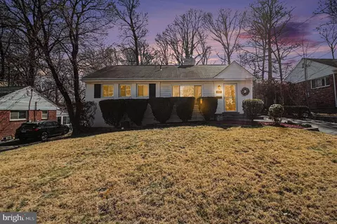 10807 Maple St, Fairfax, VA 22030