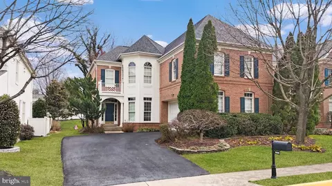 10089 Mccarty Crest Ct, Fairfax, VA 22030