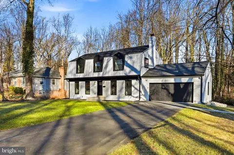 10704 Howerton Ave, Fairfax, VA 22030