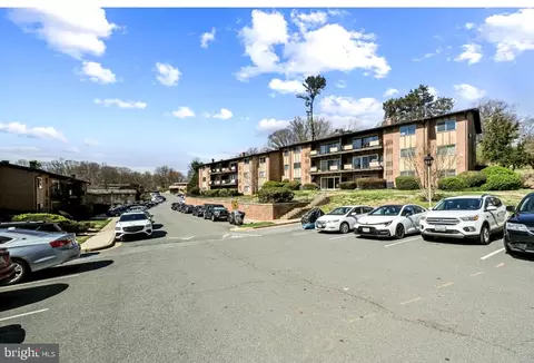 10025 Fair Woods Dr #144, Fairfax, VA 22030