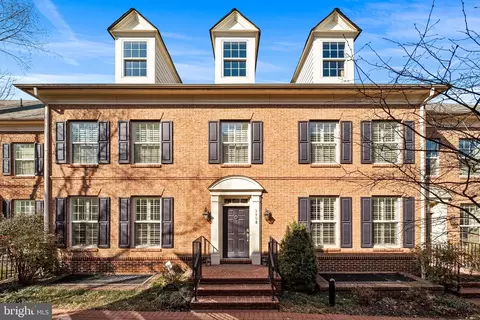 3908 Madison Mews, Fairfax, VA 22030