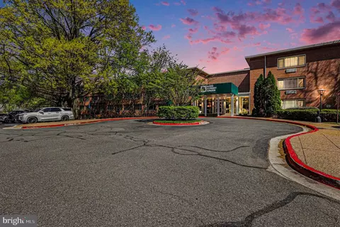 10570 Main St #203, Fairfax, VA 22030