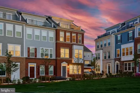 10817 Cedar Ave, Fairfax, VA 22030