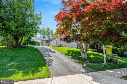 3503 Spring Lake Ter, Fairfax, VA 22030