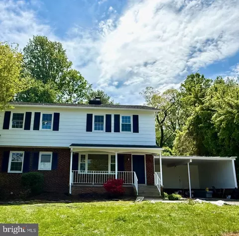 10705 Oak Pl, Fairfax, VA 22030