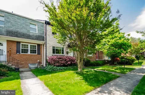 10413 Courthouse Dr, Fairfax, VA 22030