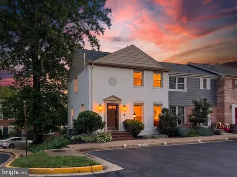 3225 Adams Ct, Fairfax, VA 22030