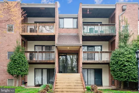 10724 W West Dr #204, Fairfax, VA 22030