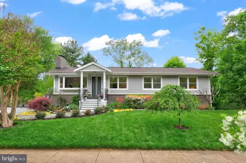 10146 Spring Lake Ter, Fairfax, VA 22030