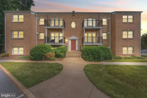 9485 Fairfax Blvd #303, Fairfax, VA 22031