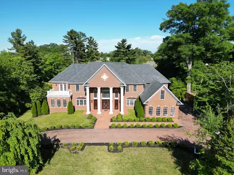 3617 Chain Bridge Rd, Fairfax, VA 22030