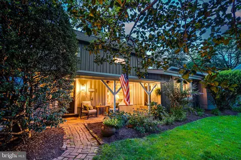 4018 Roberts Rd, Fairfax, VA 22032