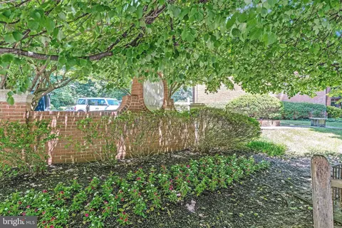 10167 Fair Woods Dr #308, Fairfax, VA 22030