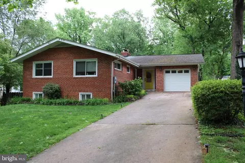 3424 Brookwood Dr, Fairfax, VA 22030