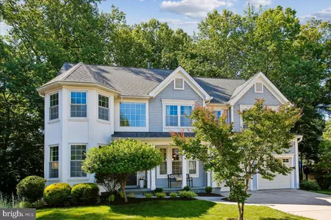 9802 Cresence Way, Fairfax, VA 22032