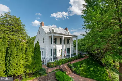 3430 Preservation Dr, Fairfax, VA 22031