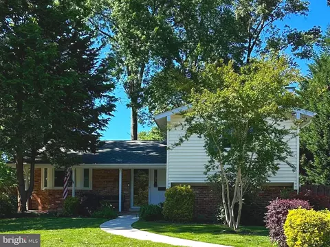 10208 Forest Ave, Fairfax, VA 22030