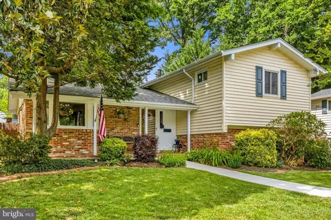10208 Forest Ave, Fairfax, VA 22030