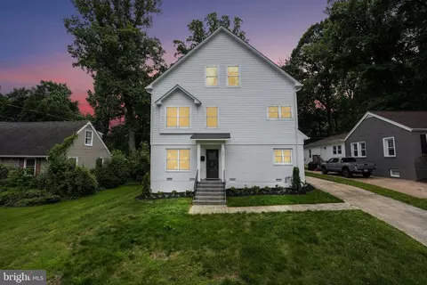 10811 Scott Dr, Fairfax, VA 22030