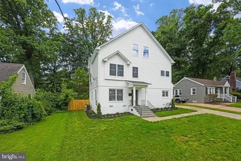 10811 Scott Dr, Fairfax, VA 22030