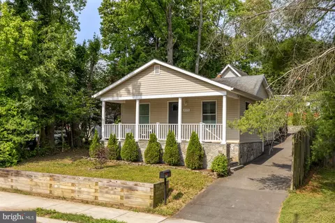 4000 Roberts Rd, Fairfax, VA 22032