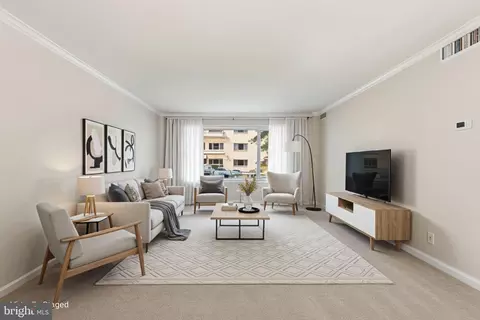 10570 Main St #302, Fairfax, VA 22030