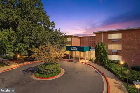 10570 Main St #302, Fairfax, VA 22030