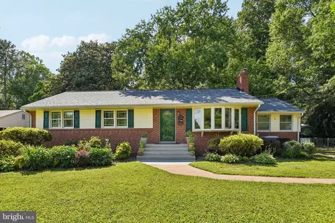 3502 Burrows Ave, Fairfax, VA 22030