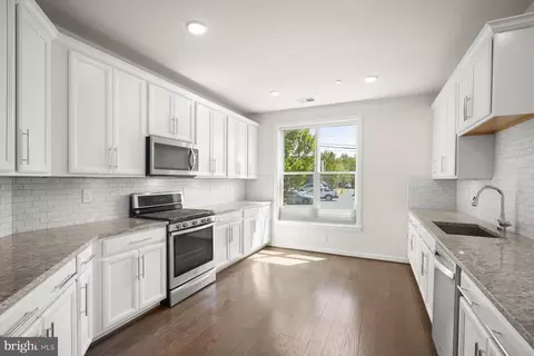 3985 Norton Pl #101, Fairfax, VA 22030