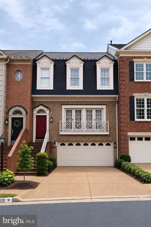 10449 Breckinridge Ln, Fairfax, VA 22030
