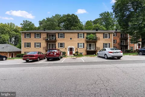 3901 Lyndhurst Dr #201, Fairfax, VA 22031