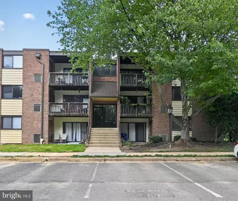 10720 W West Dr #103, Fairfax, VA 22030